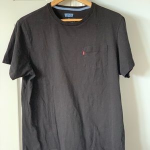 Levi’s T-shirt